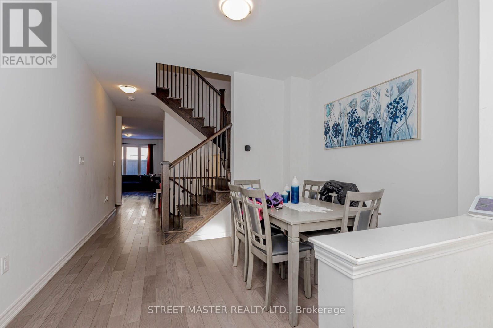 90 Keppel Circle, Brampton, Ontario  L7A 0B6 - Photo 5 - W12749734