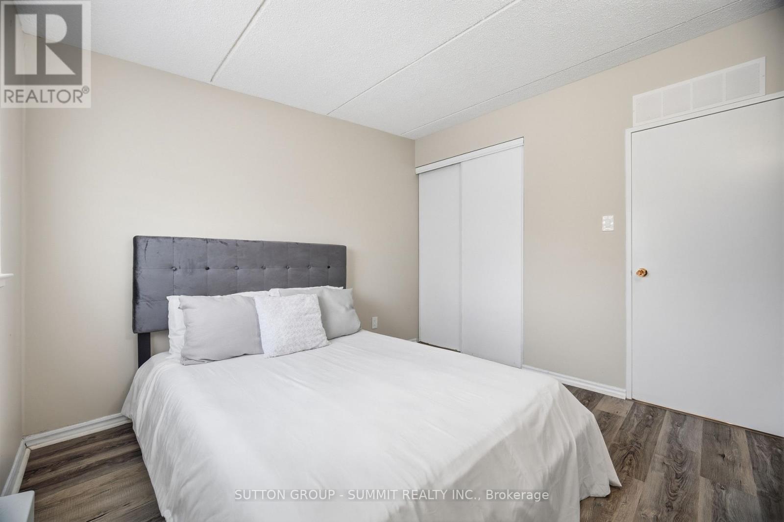 211 - 180 Mississauga Valley Boulevard, Mississauga, Ontario  L5A 3M2 - Photo 31 - W12741374