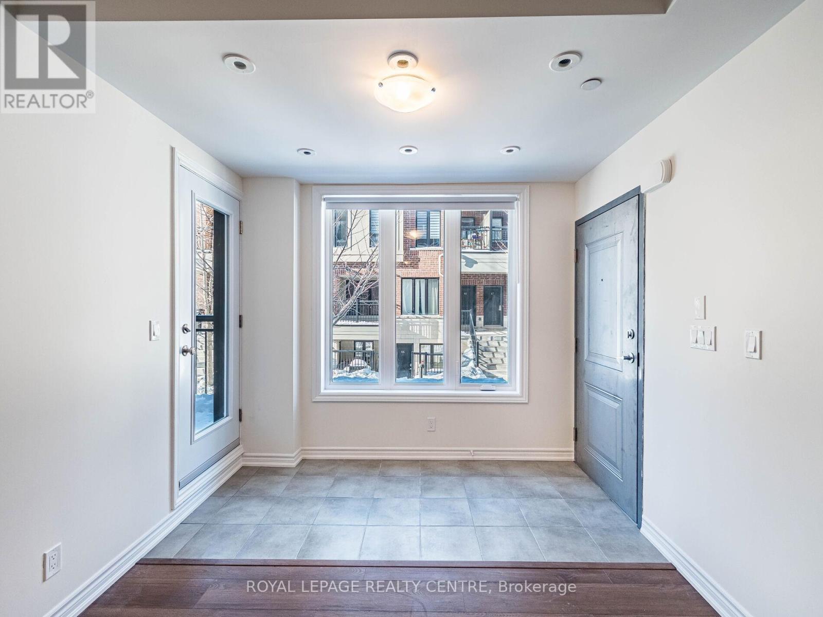 16 - 10 Carnation Avenue, Toronto, Ontario  M8V 0B8 - Photo 4 - W12749746