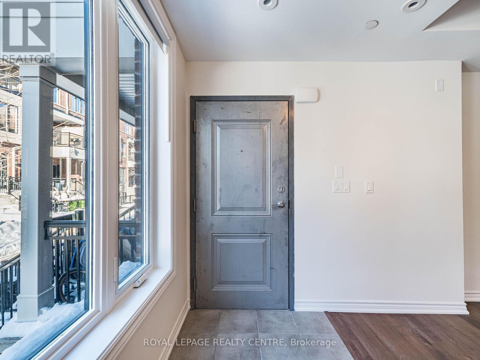 16 - 10 Carnation Avenue, Toronto, Ontario  M8V 0B8 - Photo 5 - W12749746