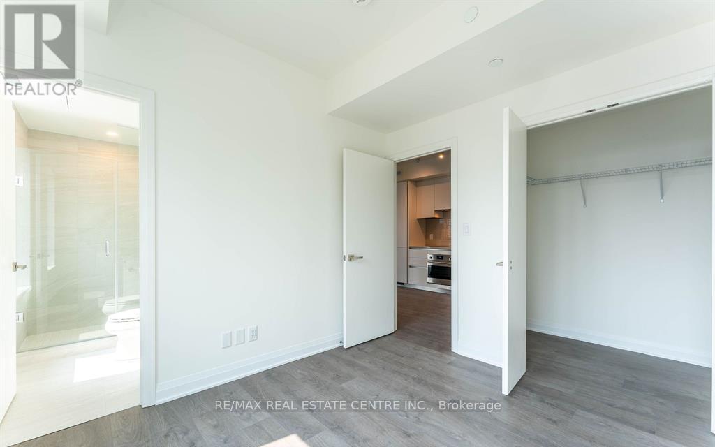 4207 - 4015 The Exchange Street E, Mississauga, Ontario  L5B 0N9 - Photo 8 - W12749782