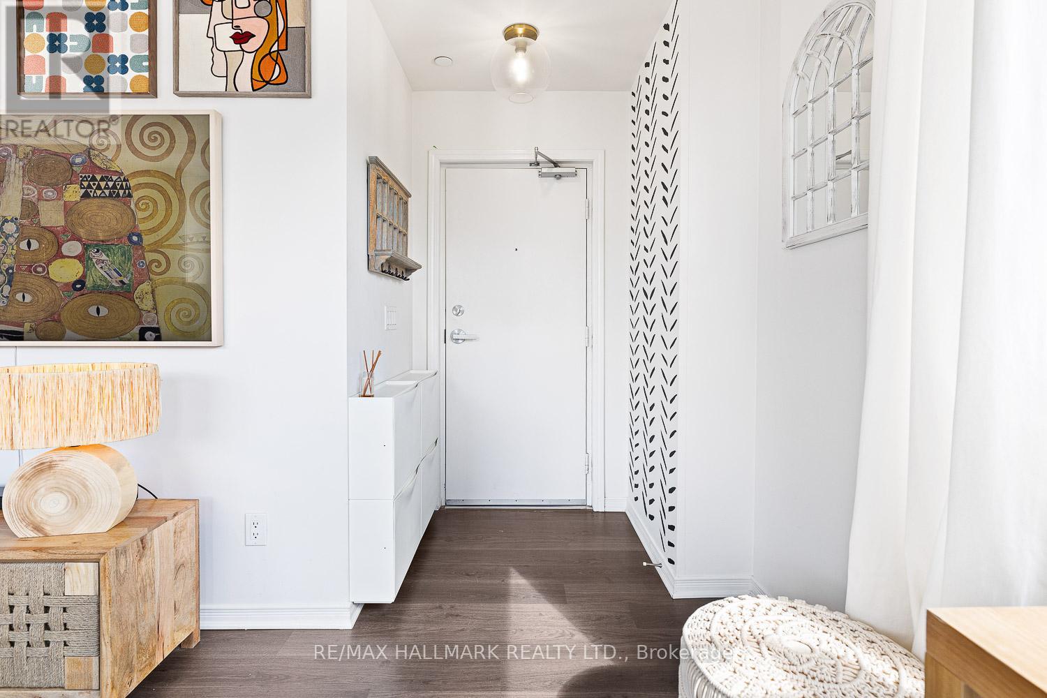 201 - 1110 Briar Hill Avenue, Toronto, Ontario  M6B 0A9 - Photo 4 - W12749800