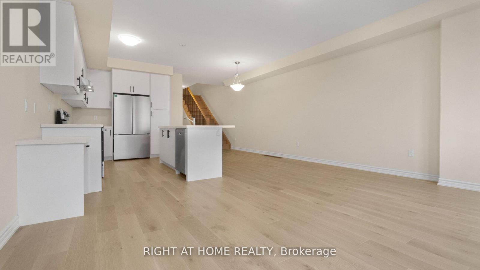 1428 Almonte Drive, Burlington, Ontario  L7P 0V8 - Photo 10 - W12749802