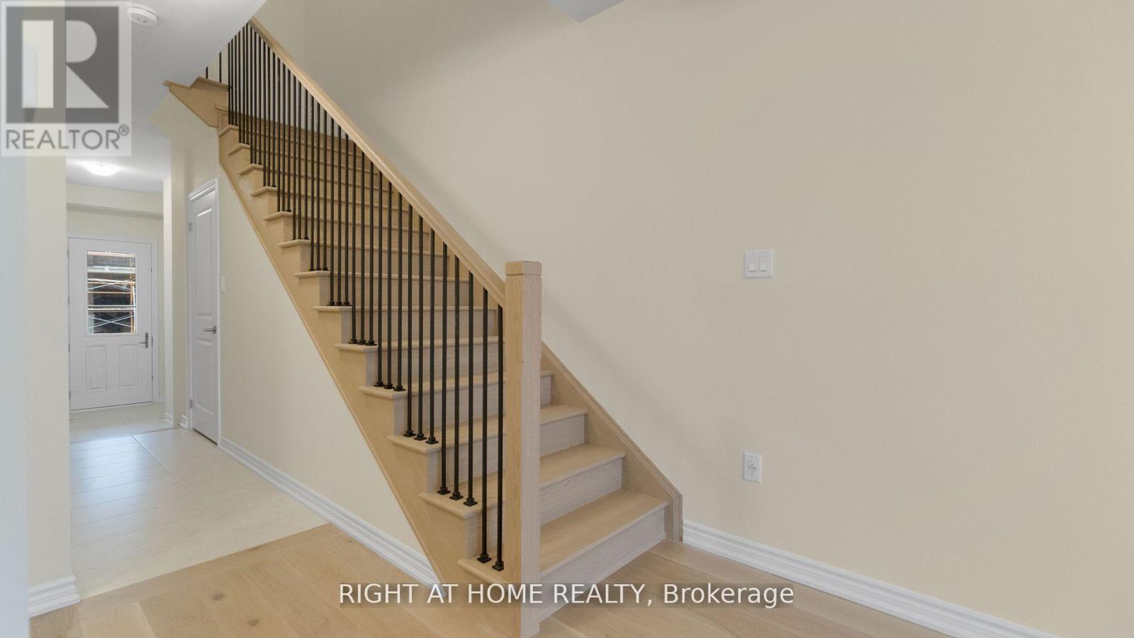 1428 Almonte Drive, Burlington, Ontario  L7P 0V8 - Photo 11 - W12749802