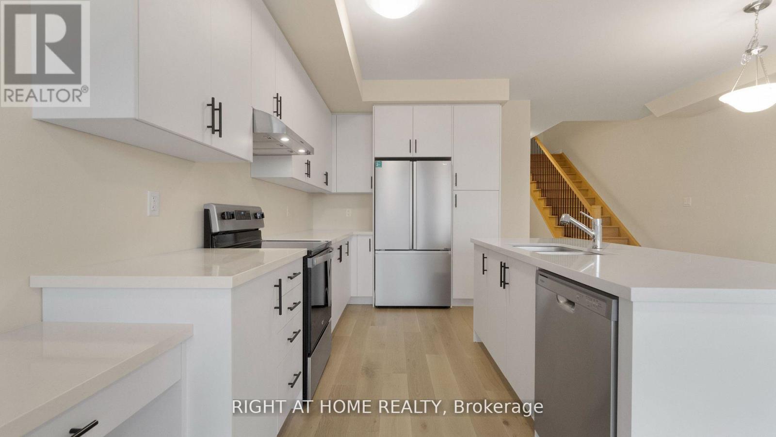 1428 Almonte Drive, Burlington, Ontario  L7P 0V8 - Photo 5 - W12749802