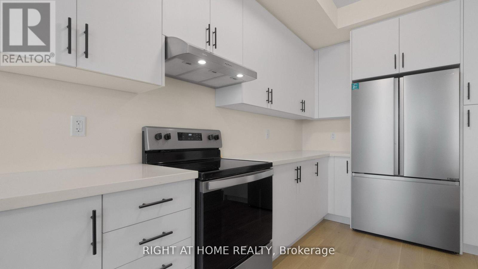 1428 Almonte Drive, Burlington, Ontario  L7P 0V8 - Photo 8 - W12749802