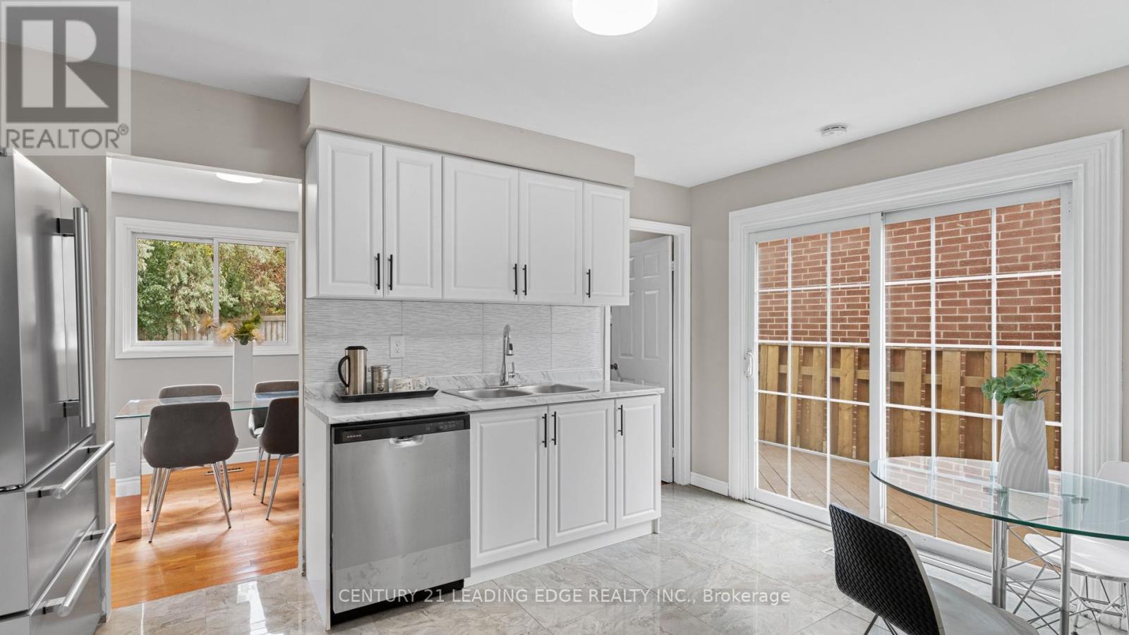 42 Tanager Square, Brampton, Ontario  L6Z 1X2 - Photo 8 - W12749828