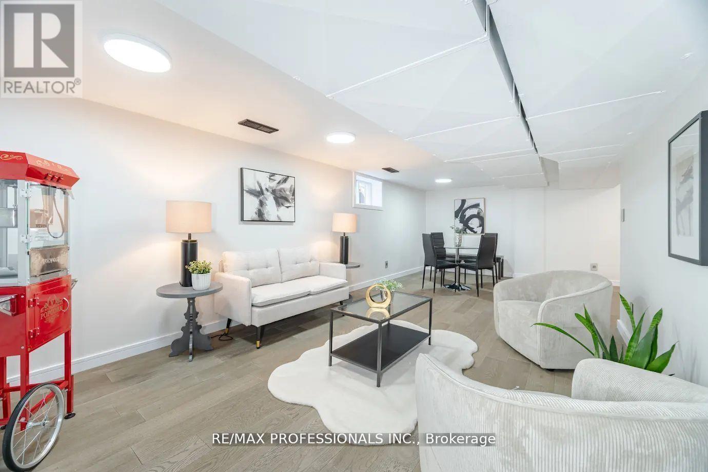 Bsmt - 39 Old Oak Road, Toronto, Ontario  M9A 2W1 - Photo 6 - W12749908