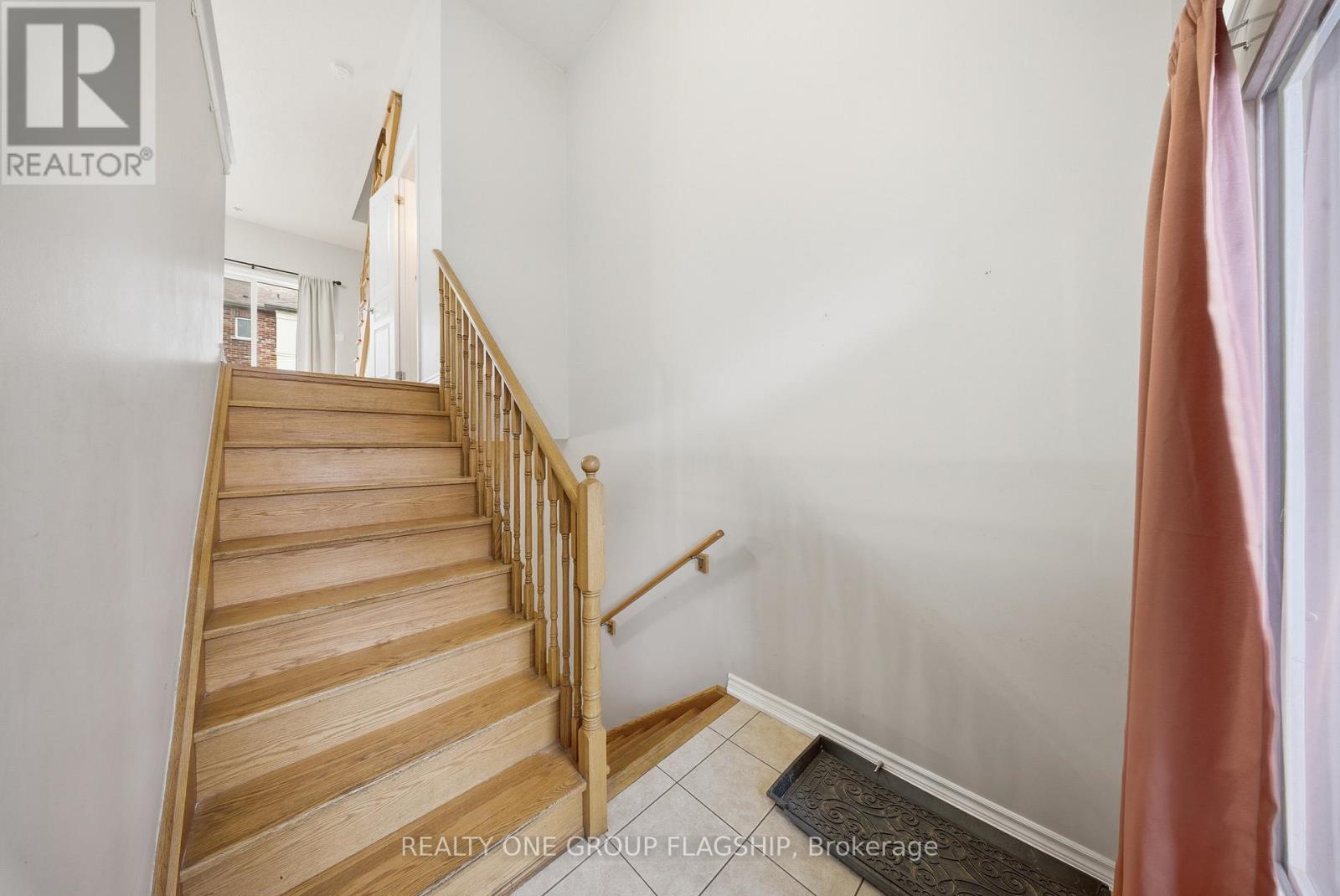 51 Aspen Hills Road, Brampton, Ontario  L6Y 6E4 - Photo 5 - W12705236