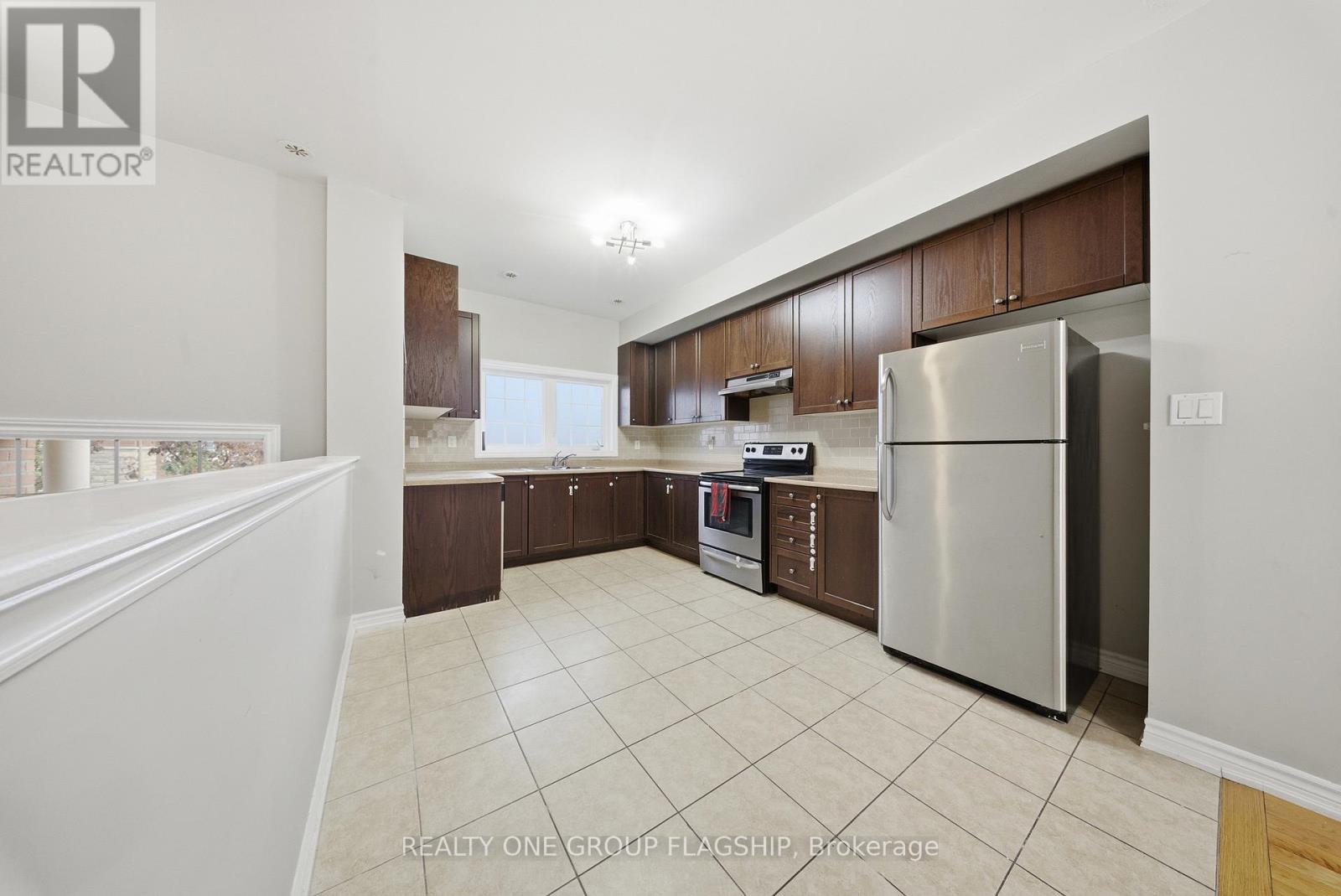 51 Aspen Hills Road, Brampton, Ontario  L6Y 6E4 - Photo 10 - W12705236