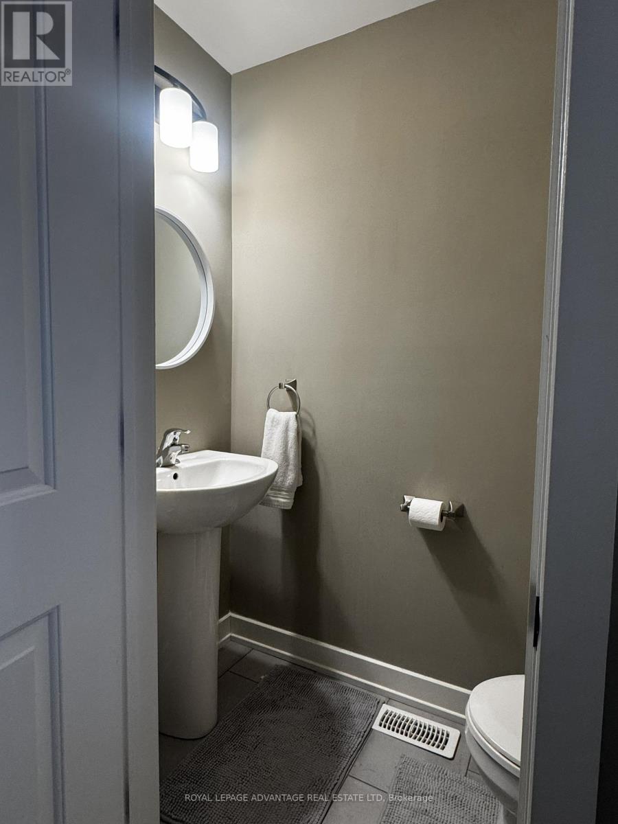 5 Staples Boulevard, Smiths Falls, Ontario  K7A 0A2 - Photo 3 - X12523920