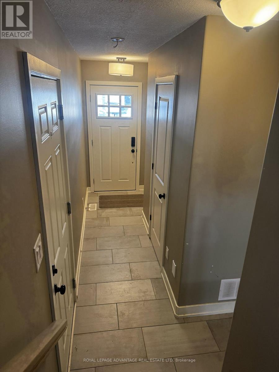 5 Staples Boulevard, Smiths Falls, Ontario  K7A 0A2 - Photo 2 - X12523920