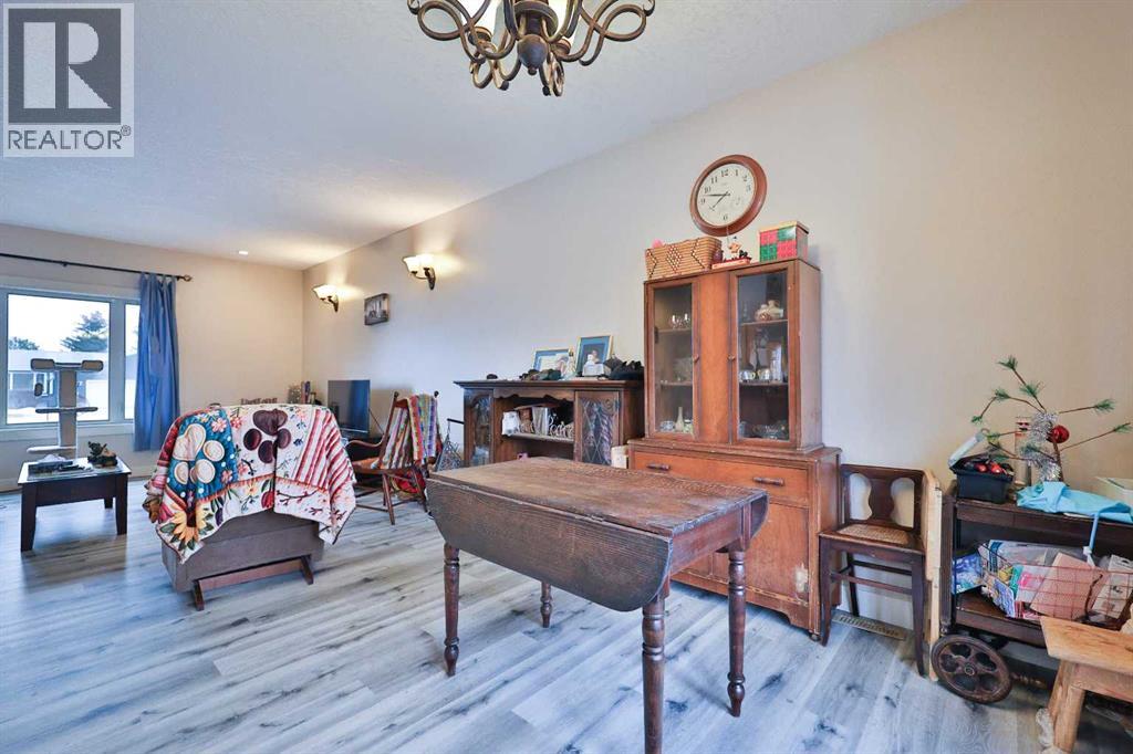 501 6 Avenue, Warner, Alberta  T0K 2L0 - Photo 13 - A2279254