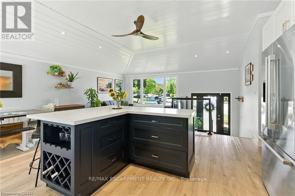 19 Wallace Place, Haldimand, Ontario  N3W 1G4 - Photo 4 - X12749706