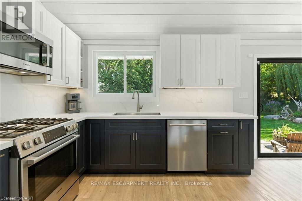 19 Wallace Place, Haldimand, Ontario  N3W 1G4 - Photo 6 - X12749706