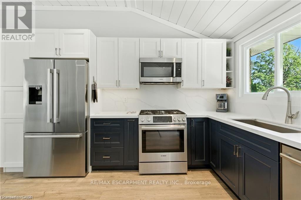 19 Wallace Place, Haldimand, Ontario  N3W 1G4 - Photo 7 - X12749706