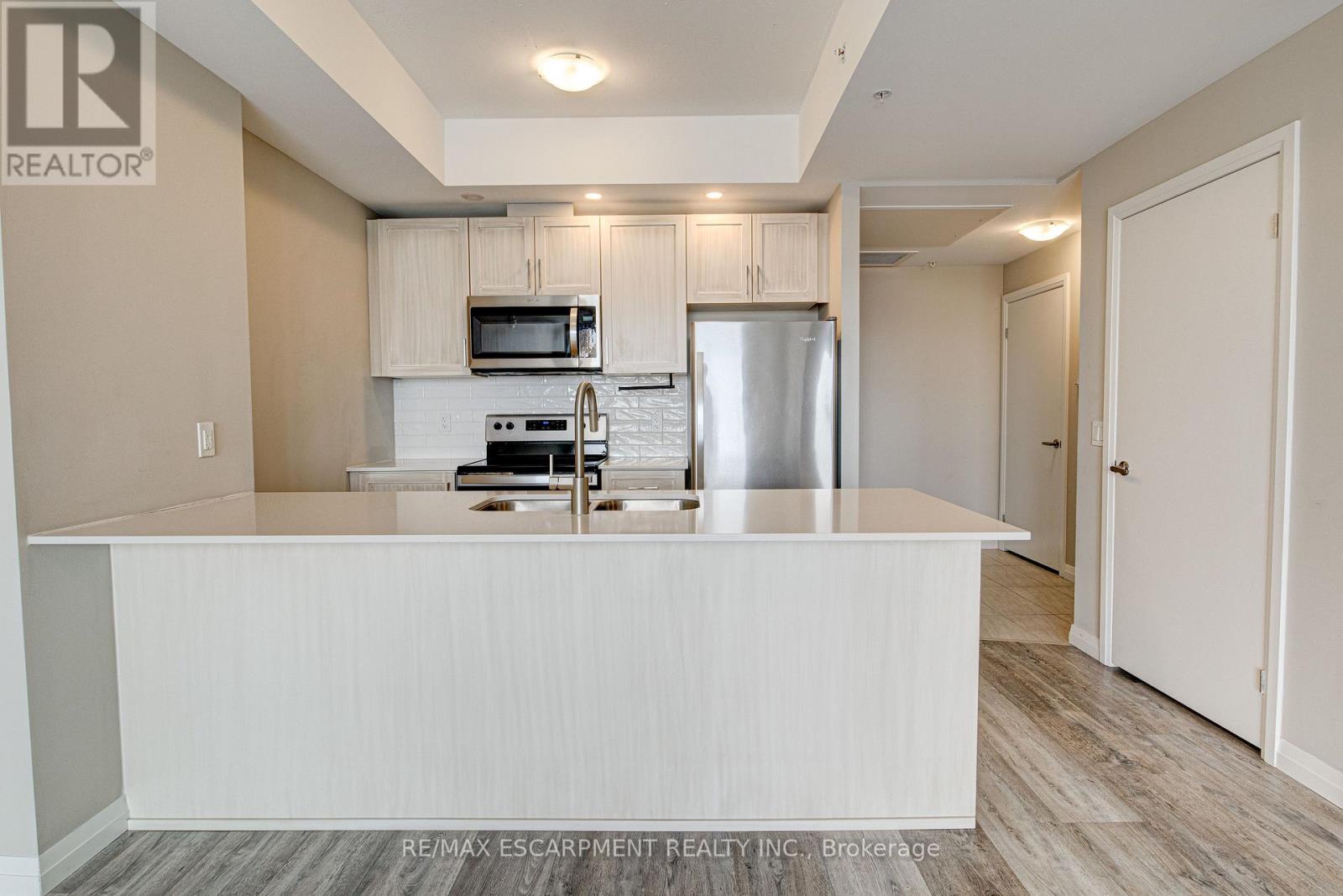 1007 - 108 Garment Street, Waterloo, Ontario  N2G 0E2 - Photo 5 - X12749814