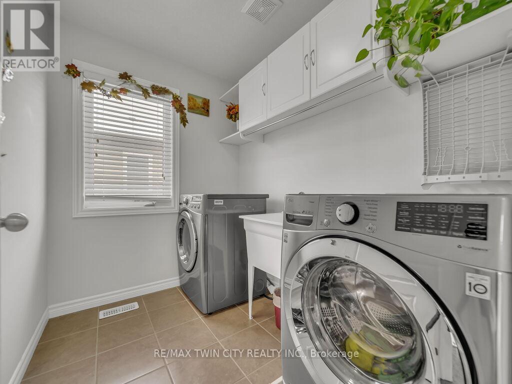 46 Woodbine Avenue, Kitchener, Ontario  N2R 1V1 - Photo 36 - X12749816