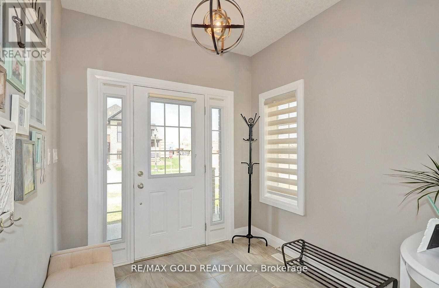 Upper - 201 Tall Grass Crescent, Kitchener, Ontario  N2P 0G6 - Photo 5 - X12749928