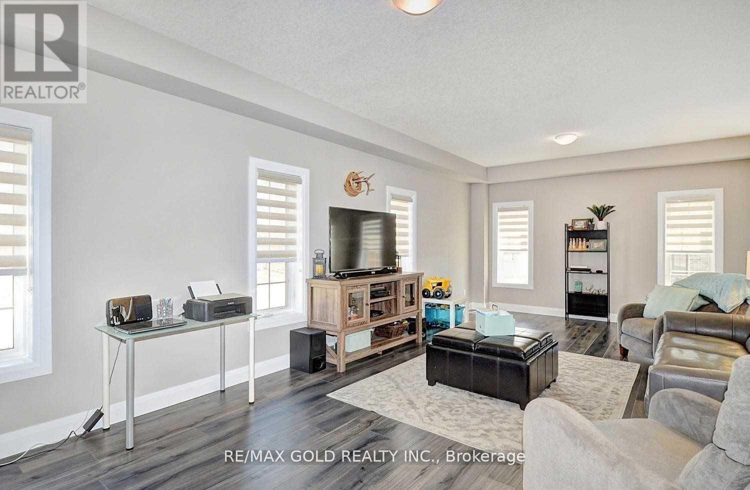 Upper - 201 Tall Grass Crescent, Kitchener, Ontario  N2P 0G6 - Photo 9 - X12749928