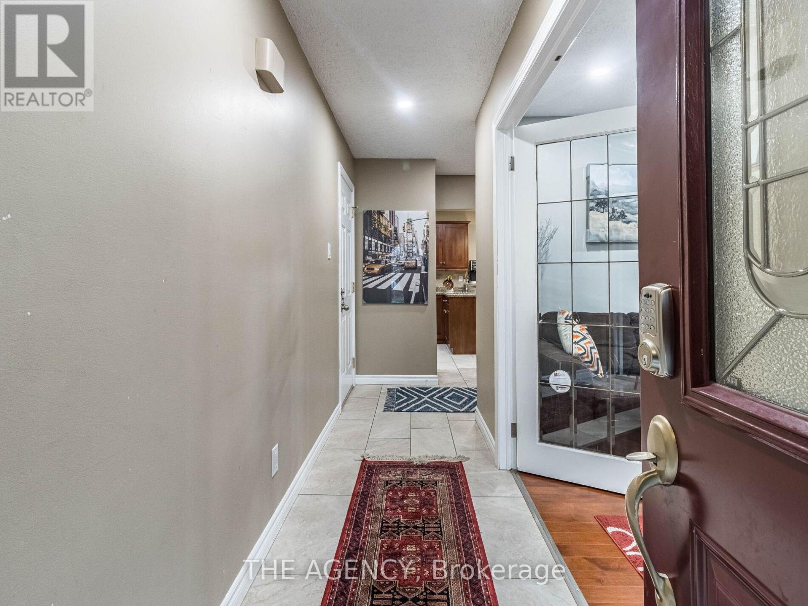 29 Culpepper Drive, Waterloo, Ontario  N2L 5K8 - Photo 2 - X12749930