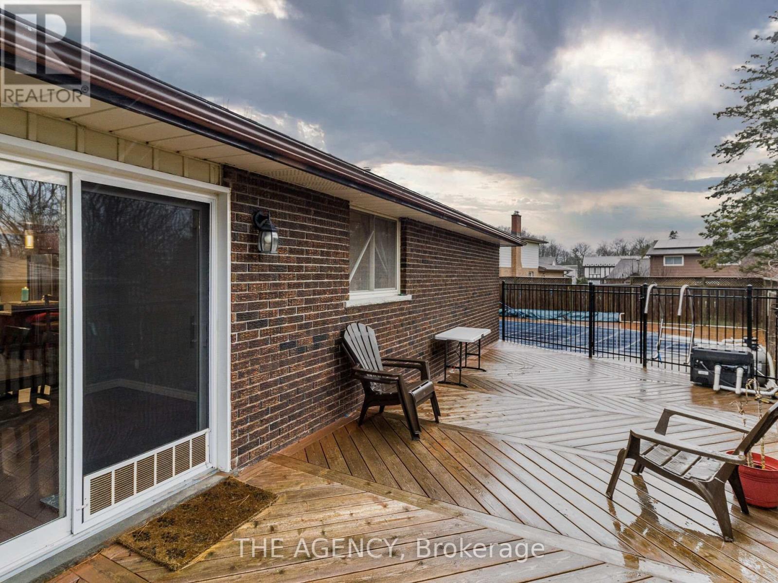 29 Culpepper Drive, Waterloo, Ontario  N2L 5K8 - Photo 40 - X12749930
