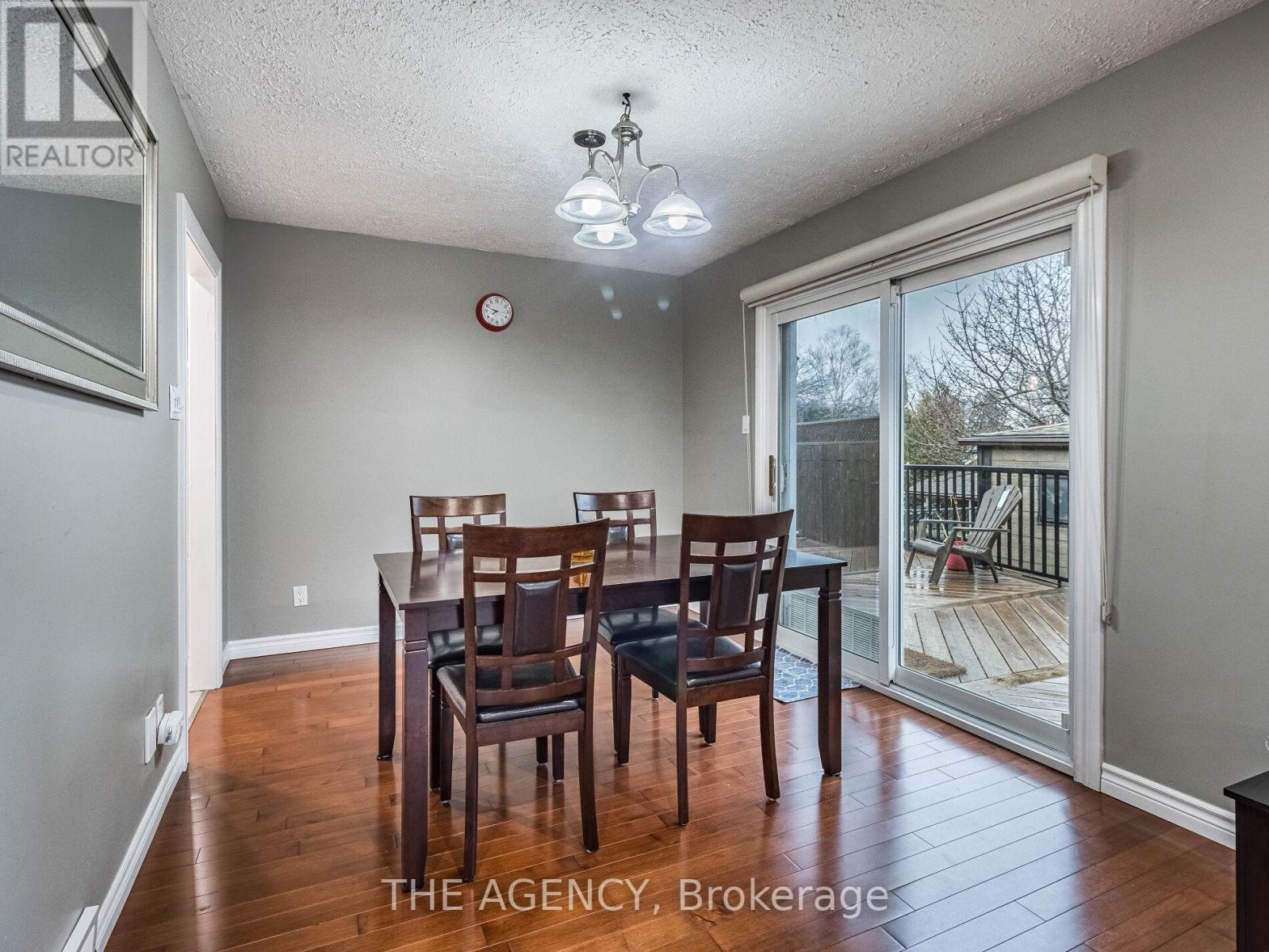 29 Culpepper Drive, Waterloo, Ontario  N2L 5K8 - Photo 6 - X12749930