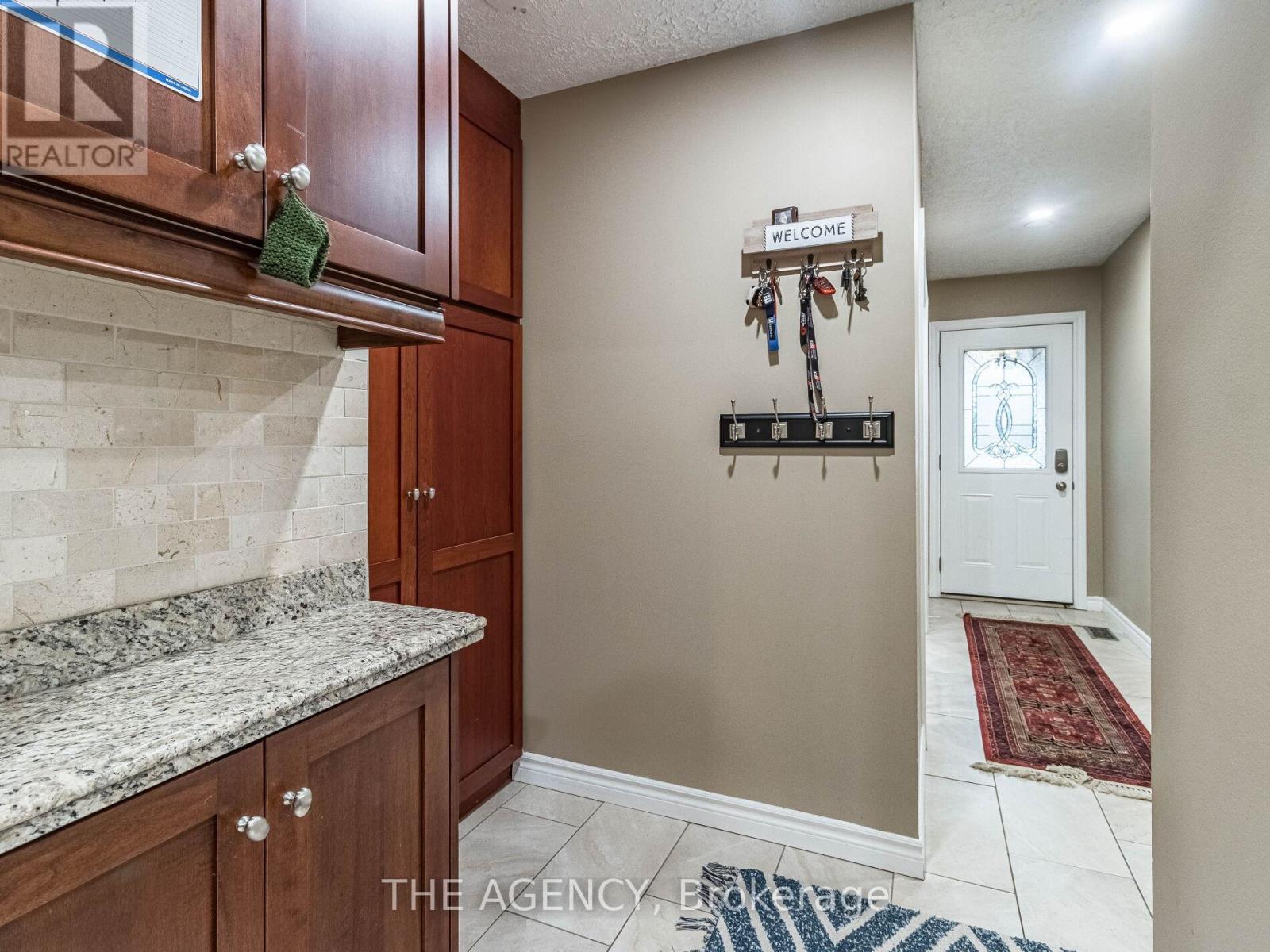29 Culpepper Drive, Waterloo, Ontario  N2L 5K8 - Photo 8 - X12749930