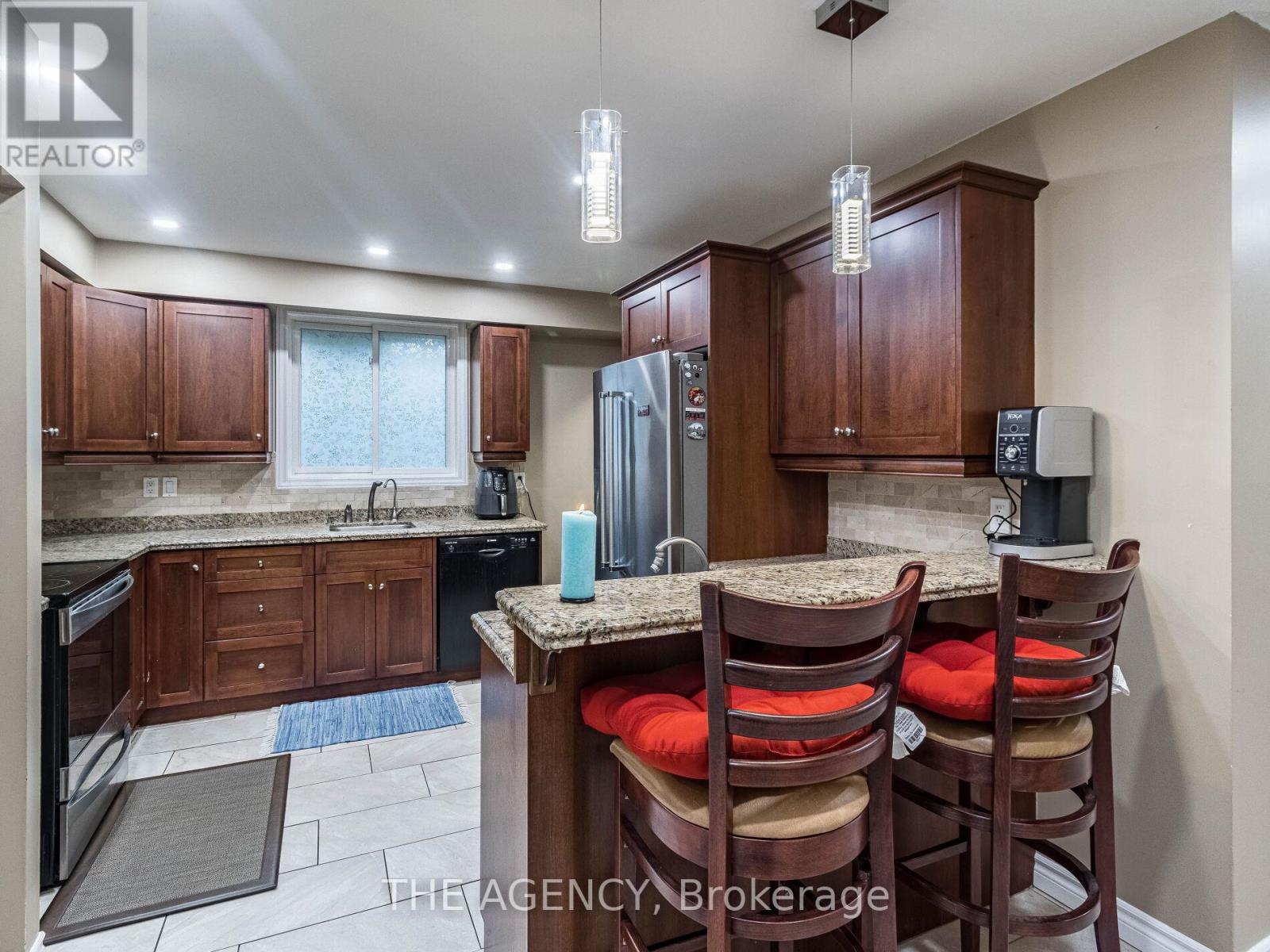 29 Culpepper Drive, Waterloo, Ontario  N2L 5K8 - Photo 9 - X12749930