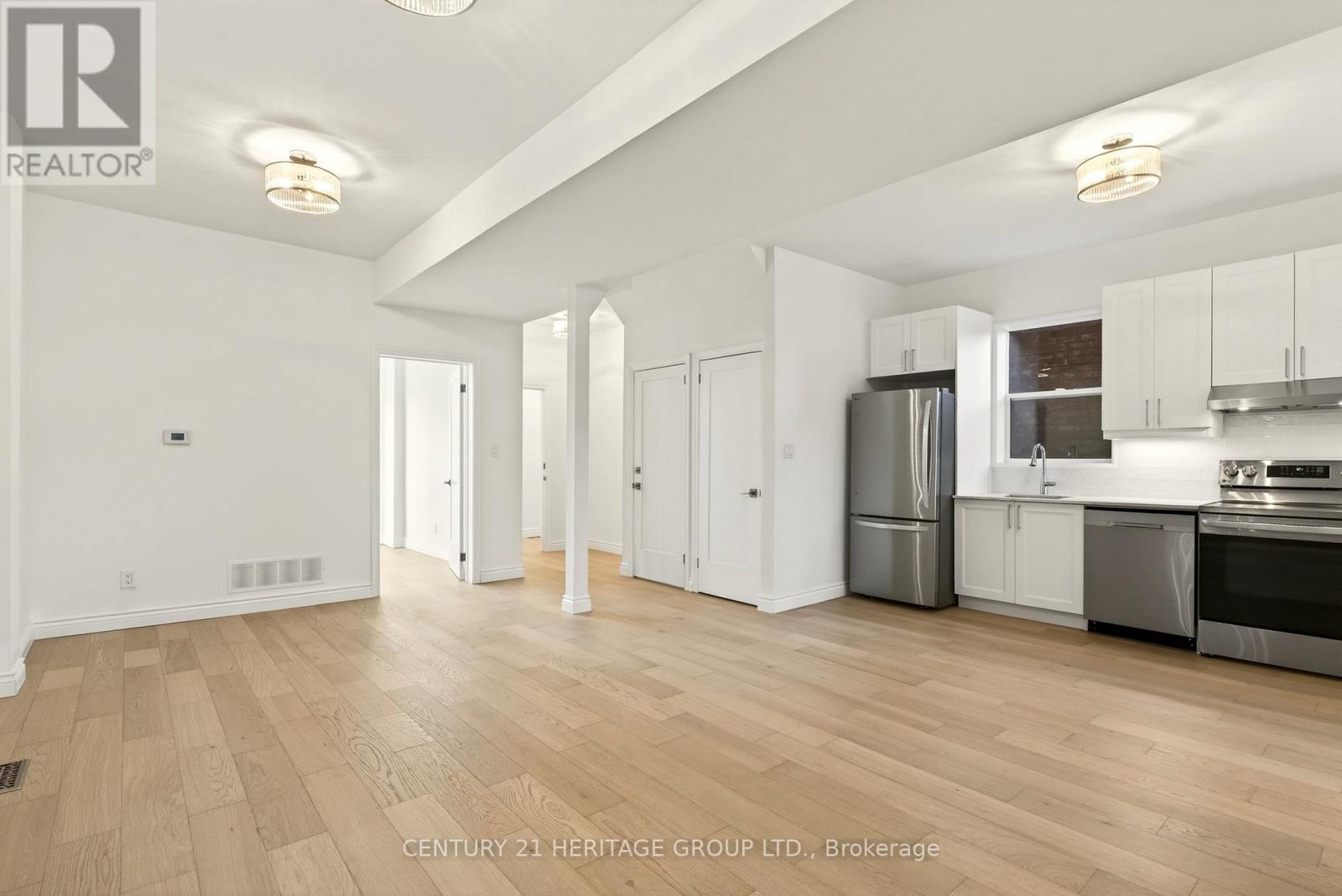 295 Locke Street S, Hamilton, Ontario  L8P 4C3 - Photo 4 - X12749940