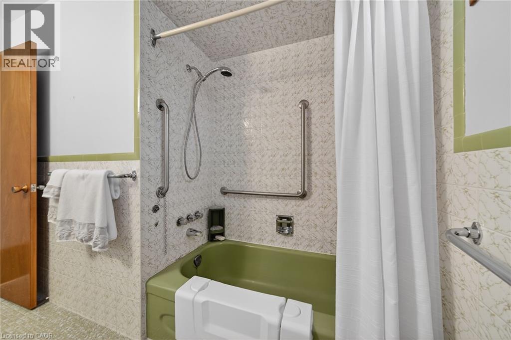 90 Pottruff Road N, Hamilton, Ontario  L8H 2M1 - Photo 17 - 40793842