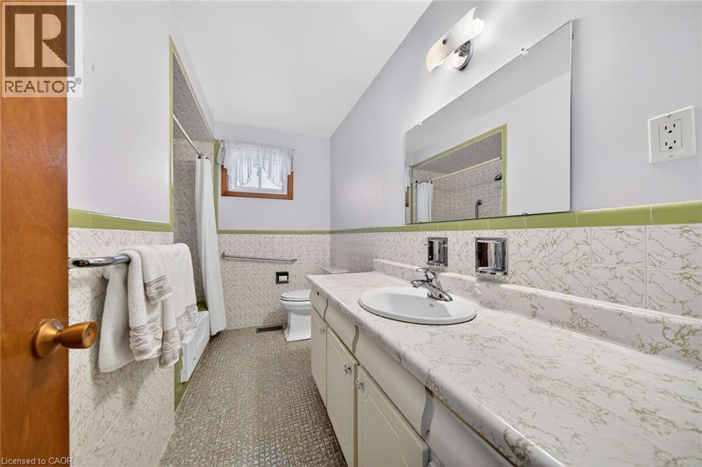 90 Pottruff Road N, Hamilton, Ontario  L8H 2M1 - Photo 16 - 40793842