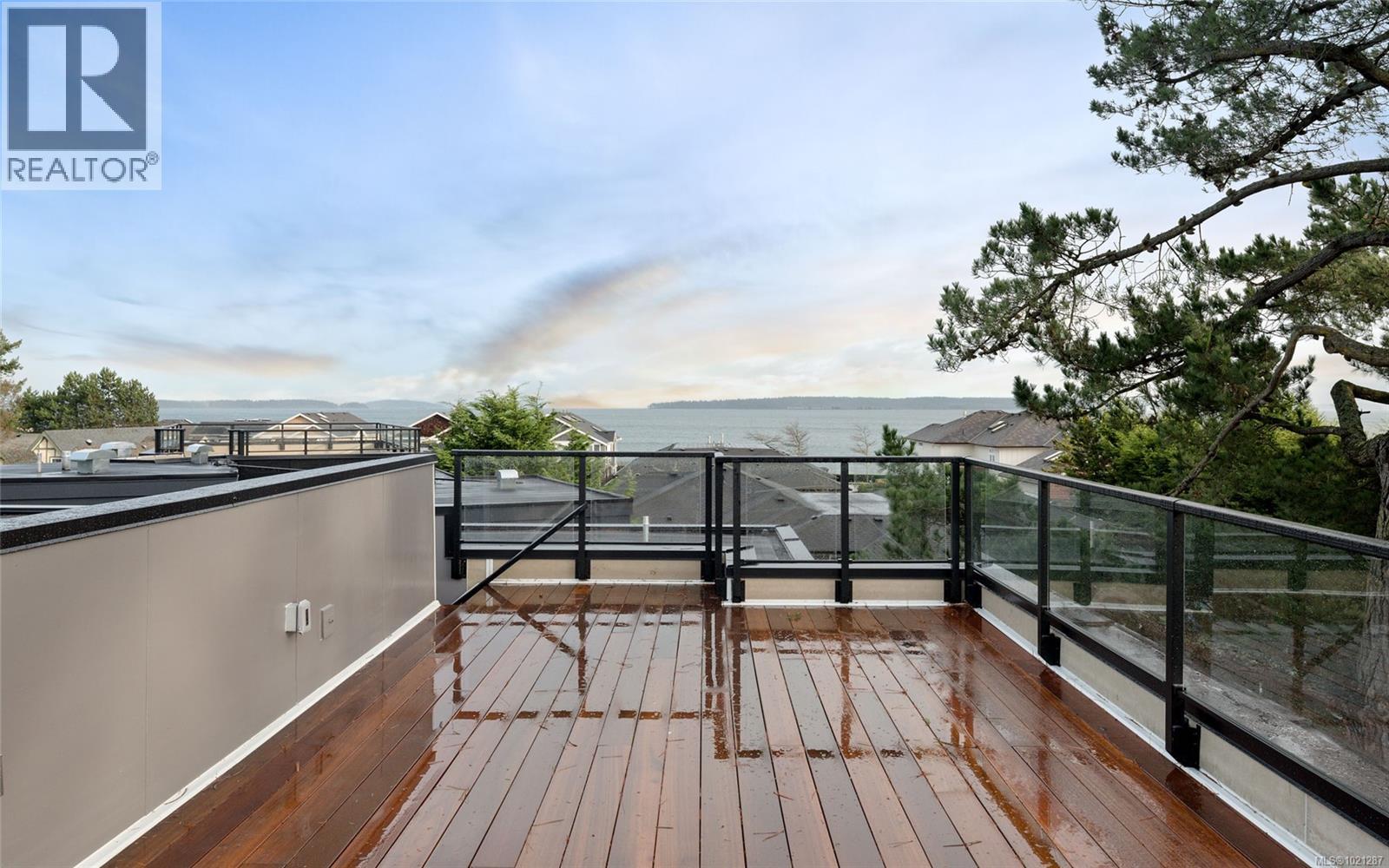 2293 Adela Pl, Sidney, British Columbia  V8L 1R2 - Photo 3 - 1021287