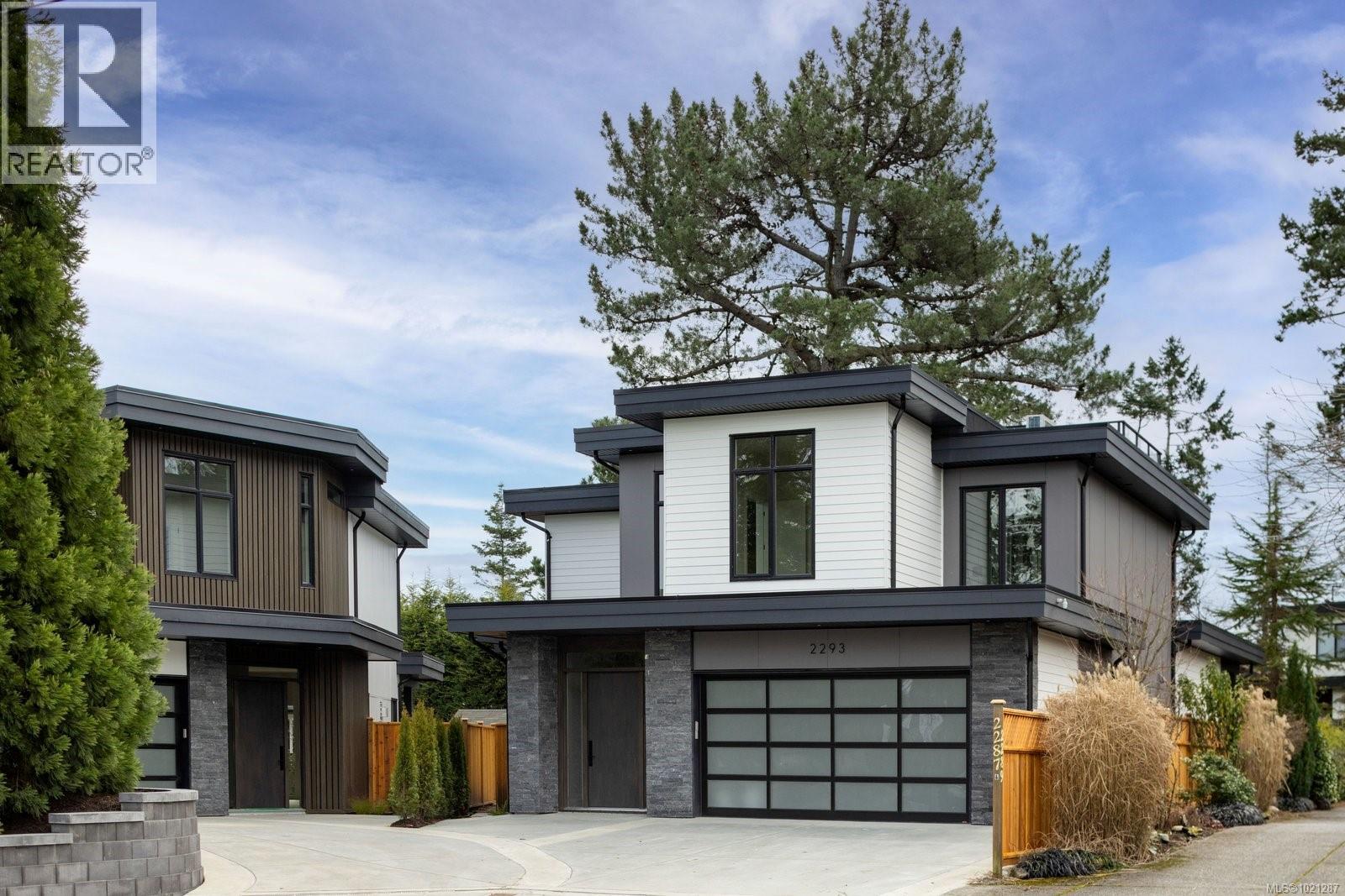 2293 Adela Pl, Sidney, British Columbia  V8L 1R2 - Photo 1 - 1021287