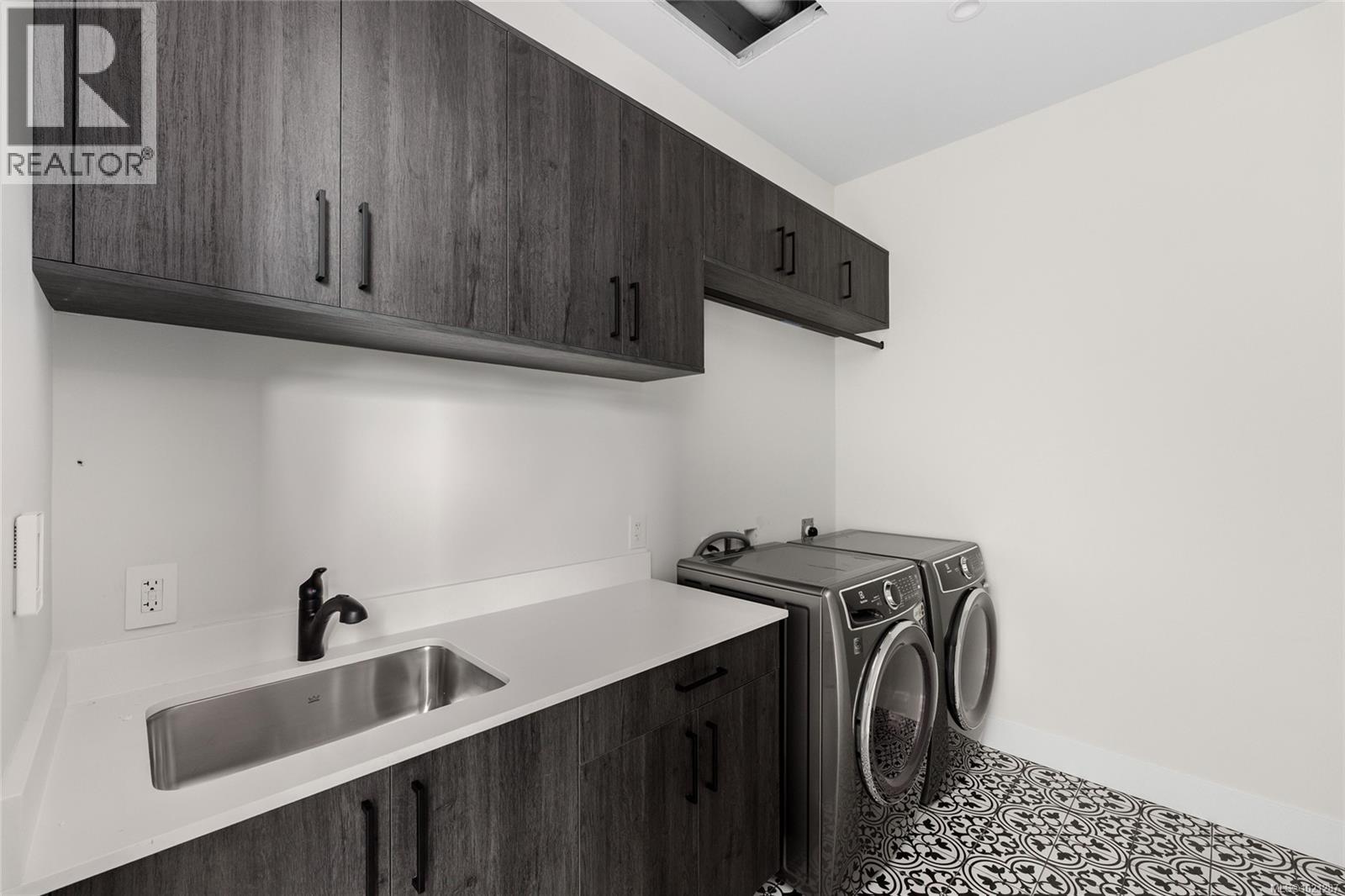 2293 Adela Pl, Sidney, British Columbia  V8L 1R2 - Photo 25 - 1021287