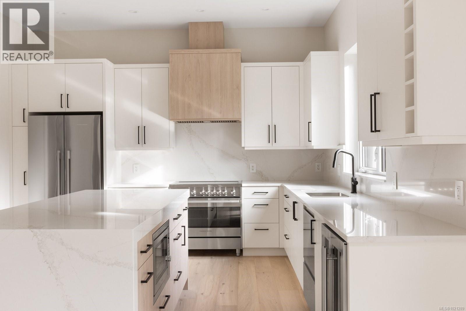 2295 Adela Pl, Sidney, British Columbia  V8L 1R2 - Photo 5 - 1021289