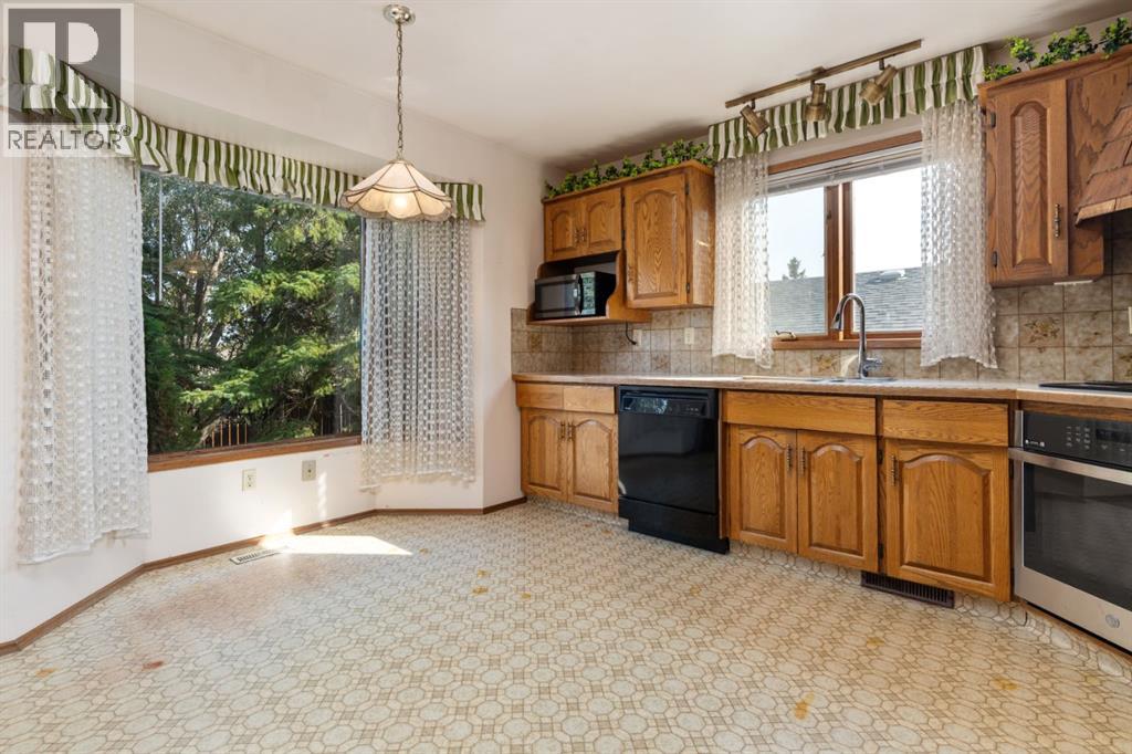 4305 74 Street, Camrose, Alberta  T4V 3V3 - Photo 9 - A2281525