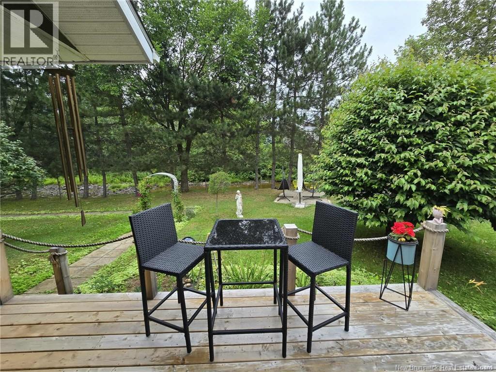 398 Linda Street, Beresford, New Brunswick  E8K 2C9 - Photo 10 - NB133034