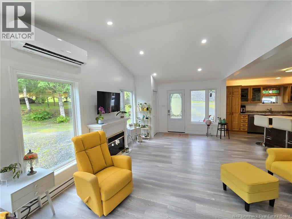 398 Linda Street, Beresford, New Brunswick  E8K 2C9 - Photo 16 - NB133034