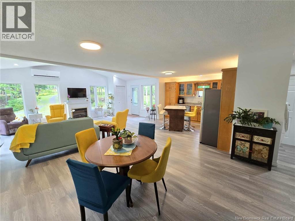 398 Linda Street, Beresford, New Brunswick  E8K 2C9 - Photo 21 - NB133034