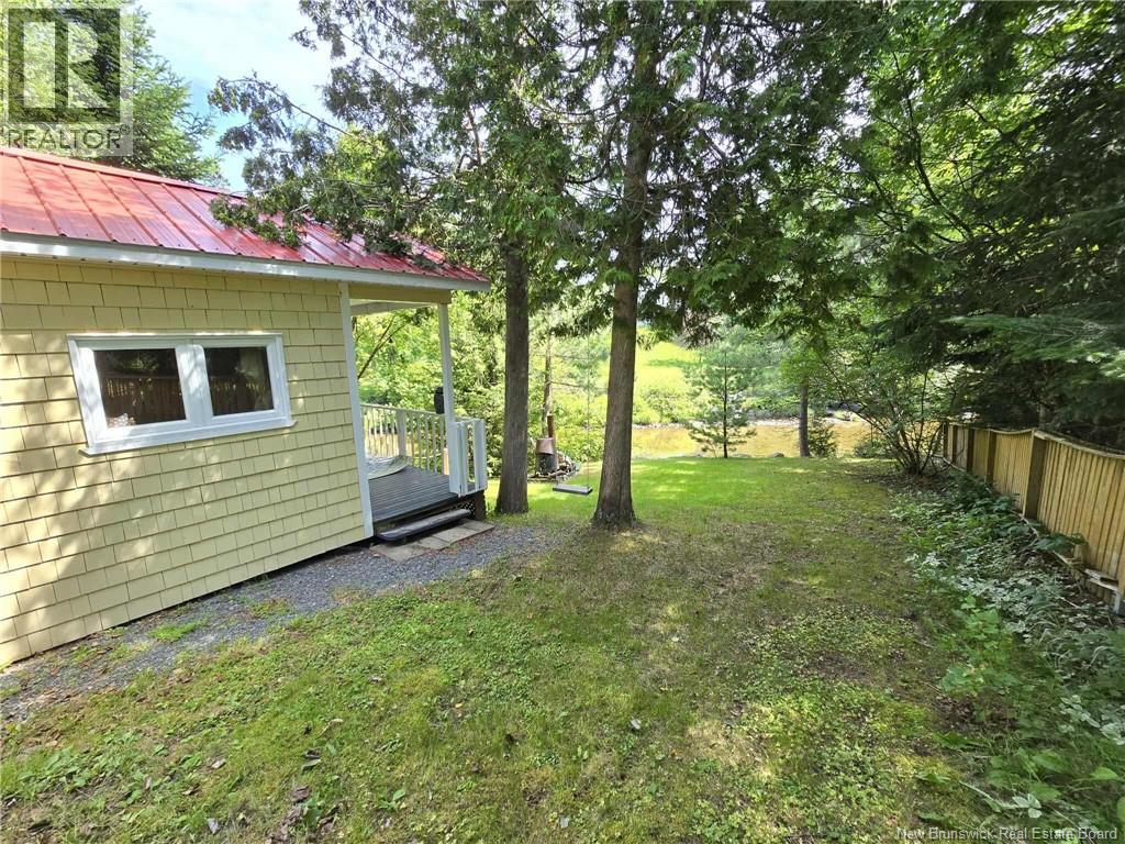398 Linda Street, Beresford, New Brunswick  E8K 2C9 - Photo 36 - NB133034