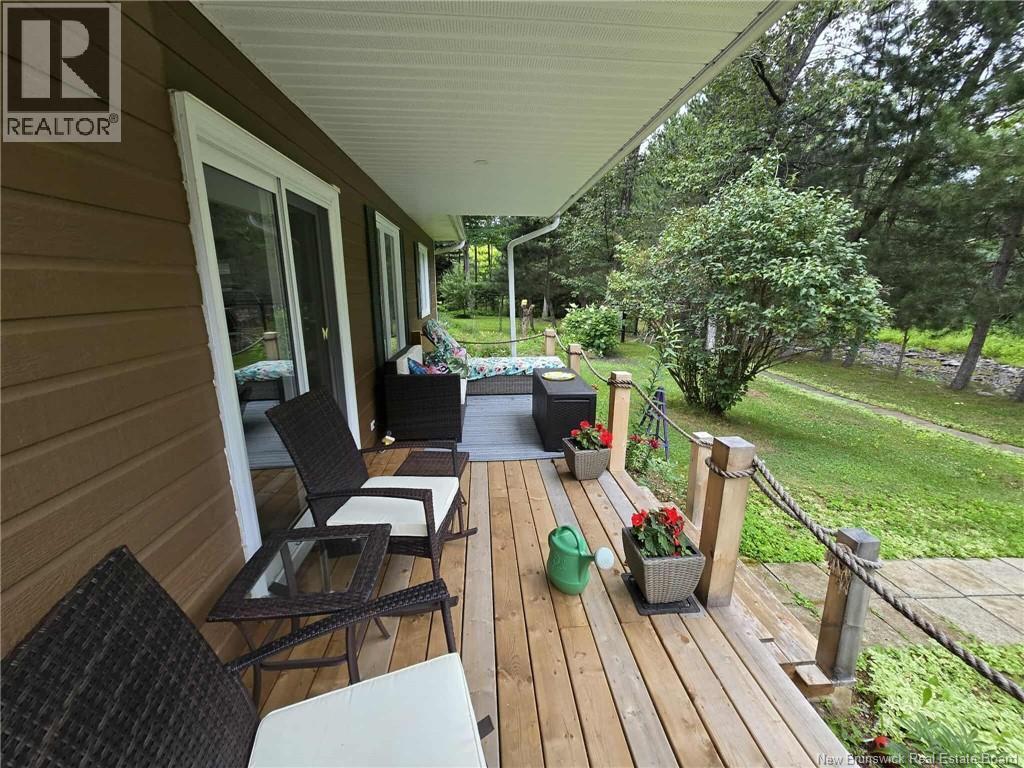398 Linda Street, Beresford, New Brunswick  E8K 2C9 - Photo 6 - NB133034