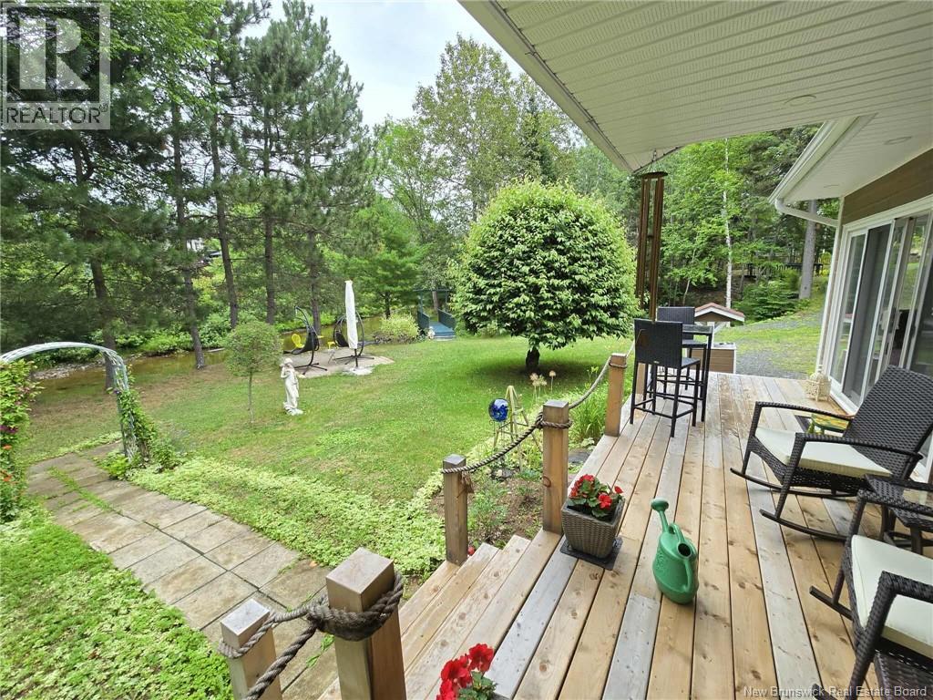 398 Linda Street, Beresford, New Brunswick  E8K 2C9 - Photo 8 - NB133034