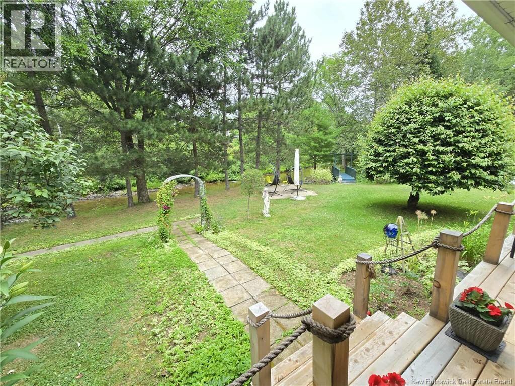 398 Linda Street, Beresford, New Brunswick  E8K 2C9 - Photo 9 - NB133034