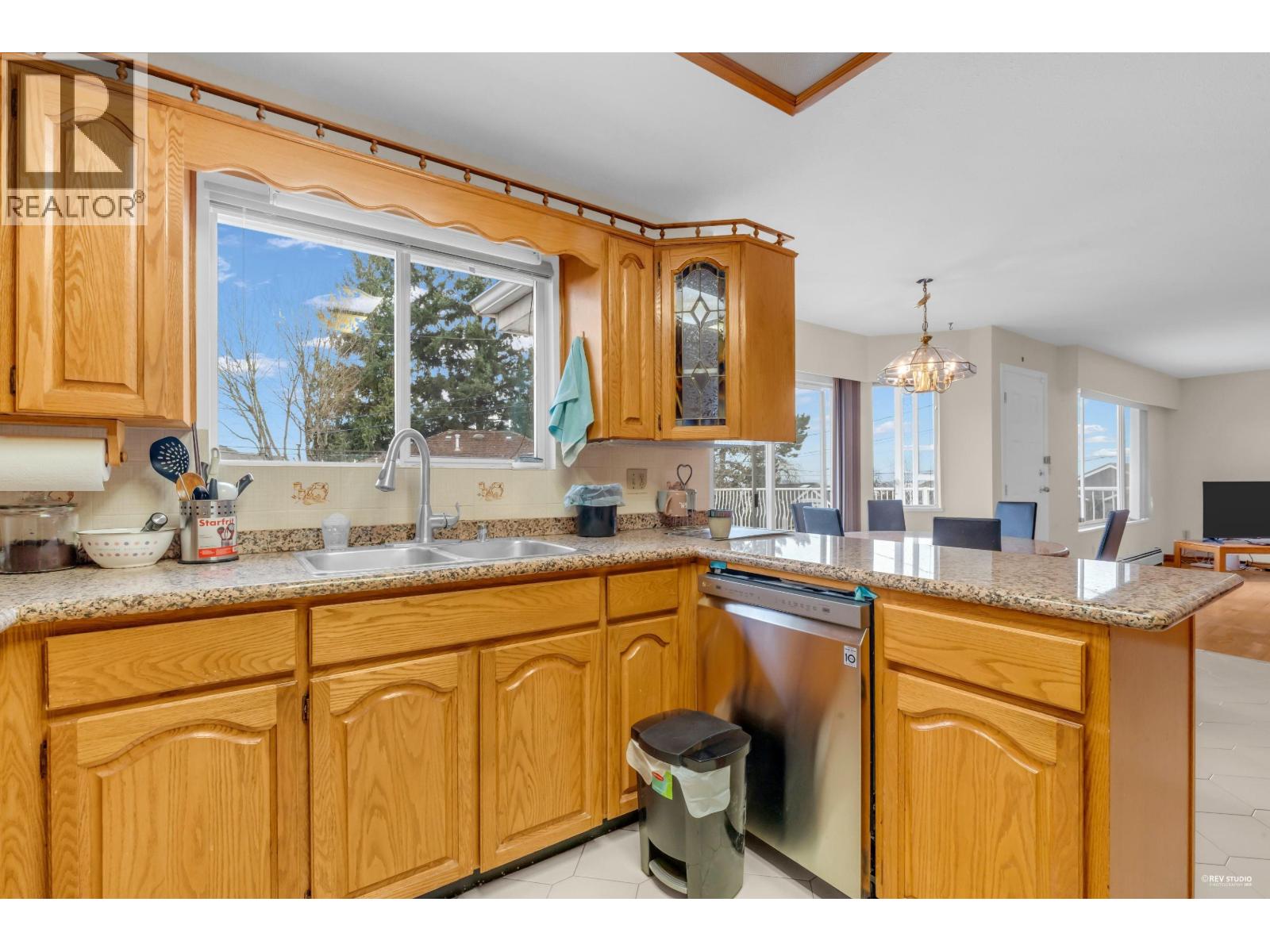 2068 Scarboro Avenue, Vancouver, British Columbia  V5P 2L3 - Photo 12 - R3085299