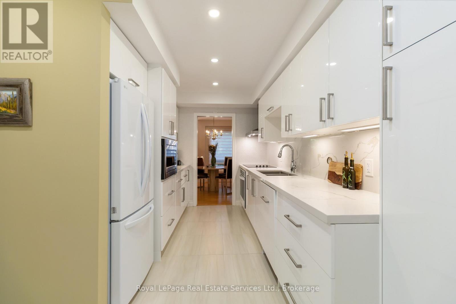 1236 Mccraney Street E, Oakville, Ontario  L6H 4S6 - Photo 12 - W12750020