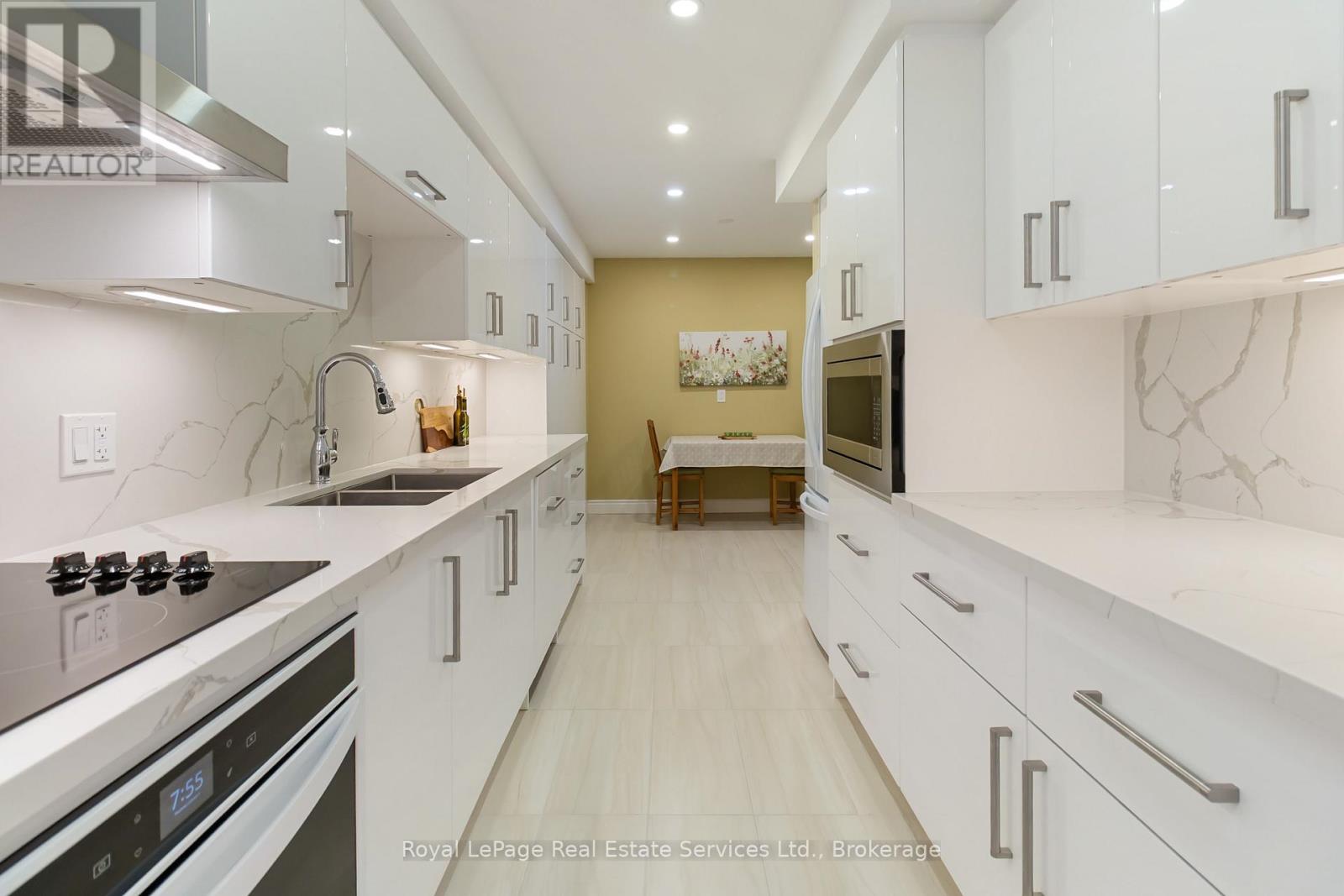 1236 Mccraney Street E, Oakville, Ontario  L6H 4S6 - Photo 14 - W12750020