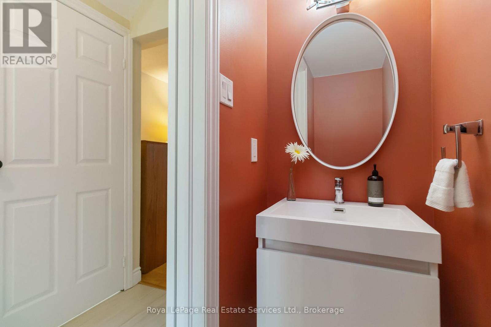 1236 Mccraney Street E, Oakville, Ontario  L6H 4S6 - Photo 18 - W12750020