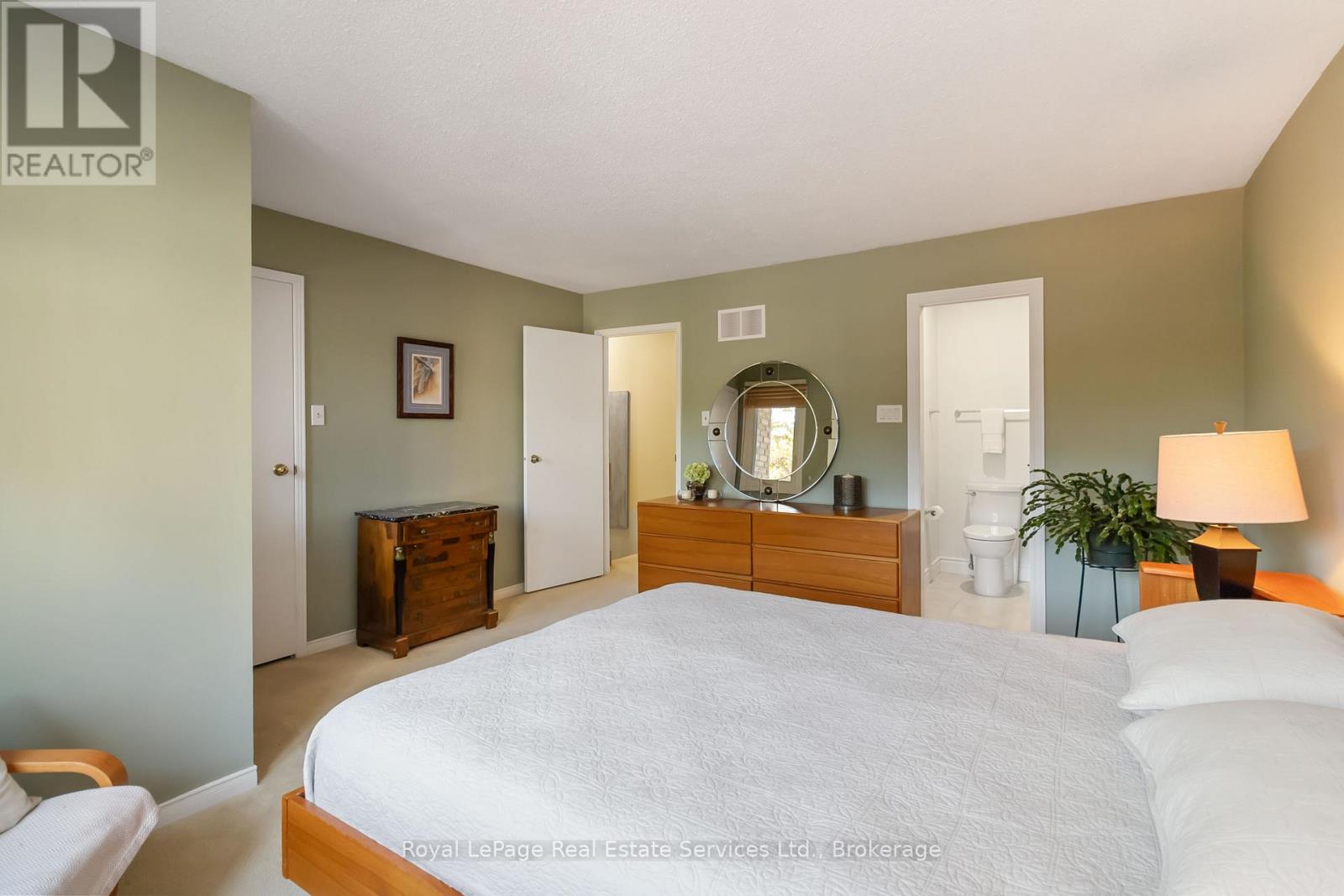 1236 Mccraney Street E, Oakville, Ontario  L6H 4S6 - Photo 23 - W12750020