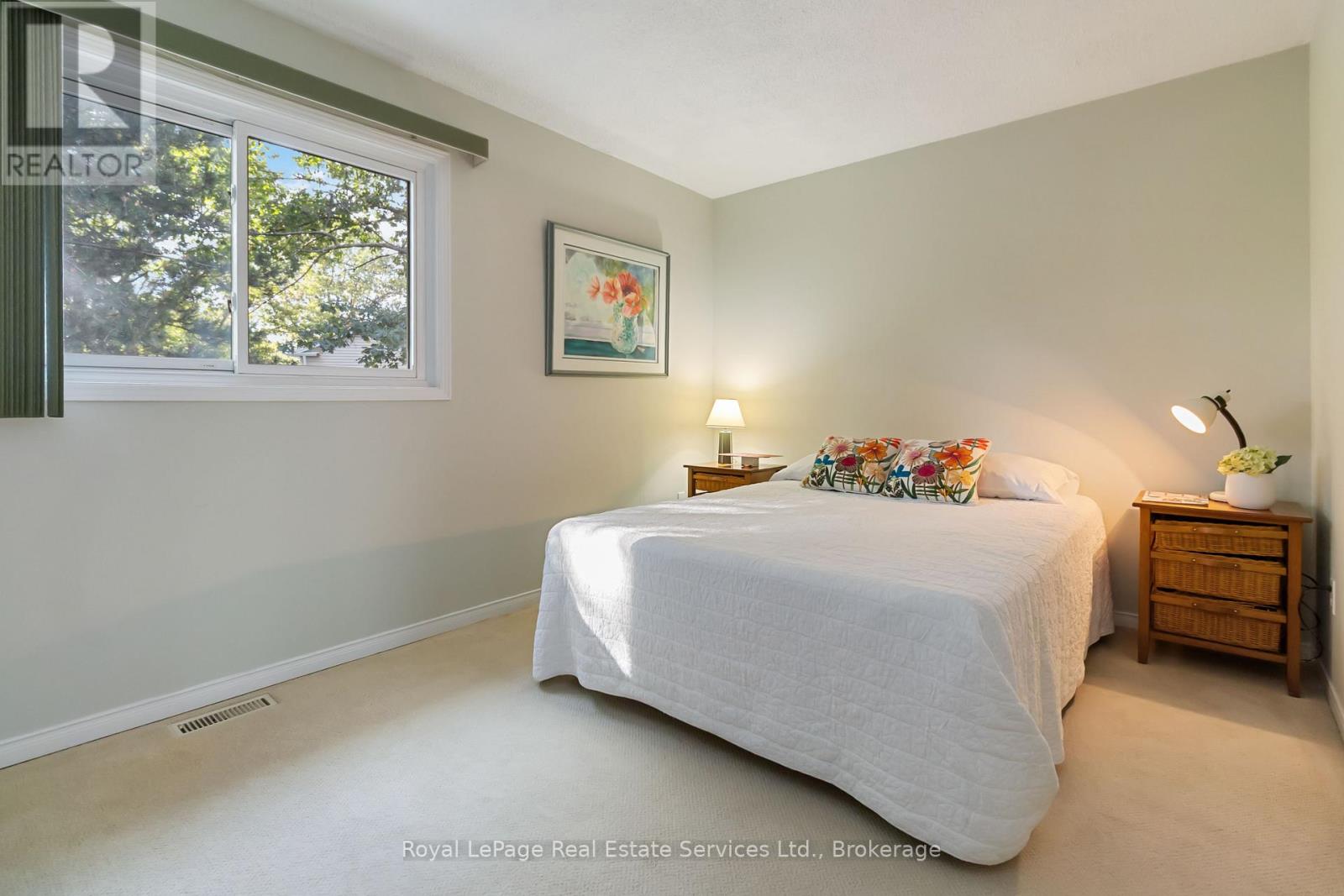 1236 Mccraney Street E, Oakville, Ontario  L6H 4S6 - Photo 25 - W12750020